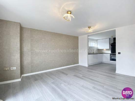 Additional Property Image 2 bedroom Flat for sale in Westcliff On Sea 3