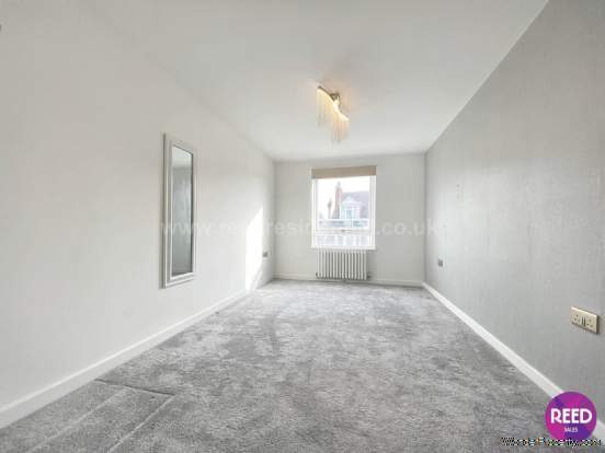 Additional Property Image 2 bedroom Flat for sale in Westcliff On Sea 6