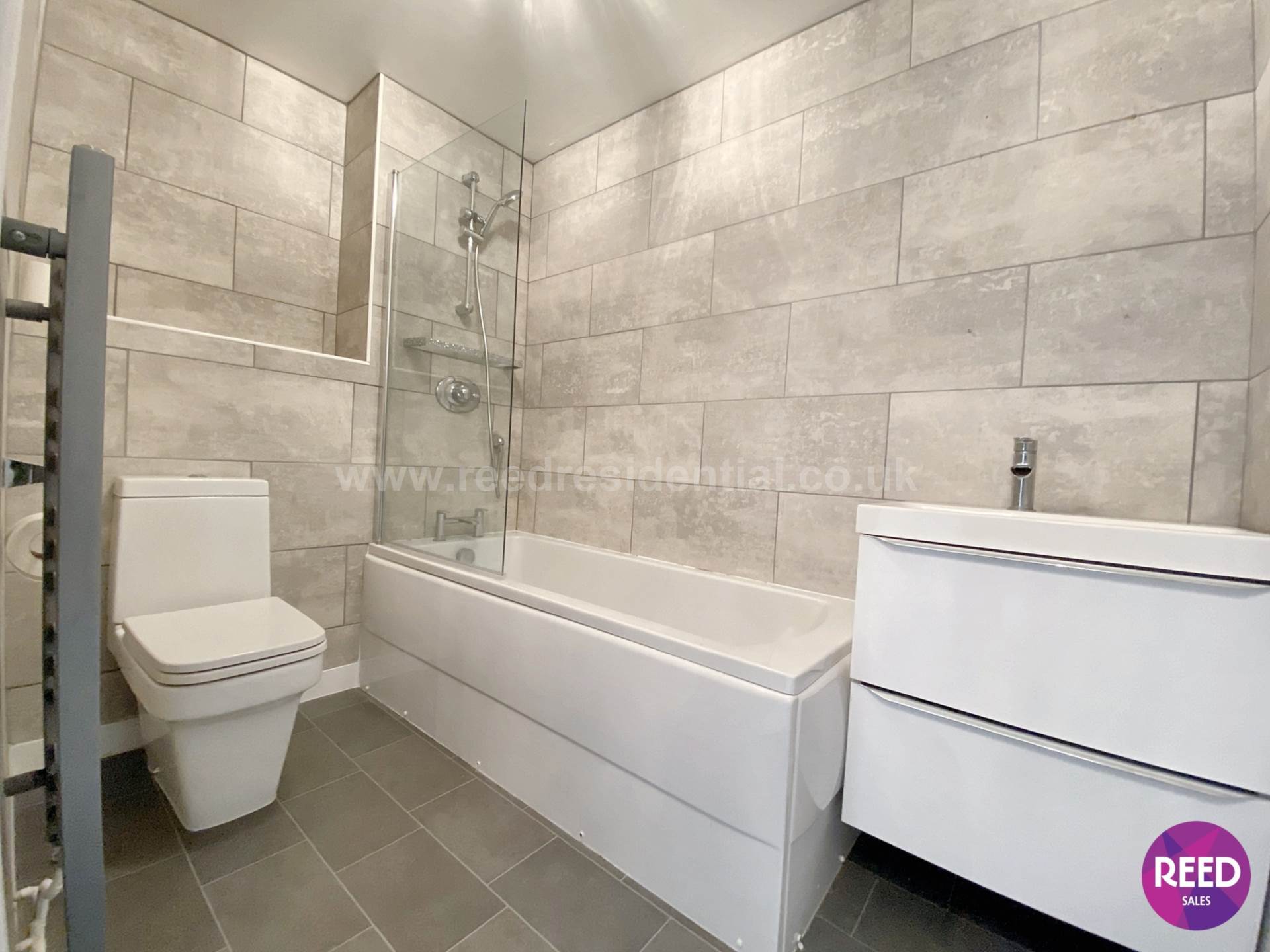 Additional Property Image 2 bedroom Flat for sale in Westcliff On Sea 4