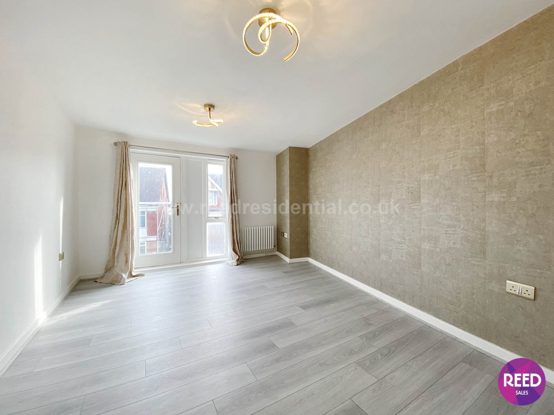 Additional Property Image 2 bedroom Flat for sale in Westcliff On Sea 10