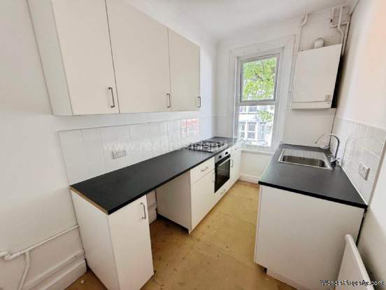 Additional Property Image 2 bedroom Maisonette for sale in Westcliff On Sea 7