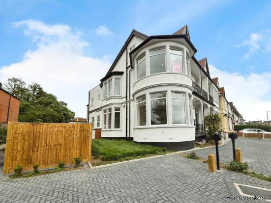 2 bedroom Apartment to rent in Westcliff On Sea