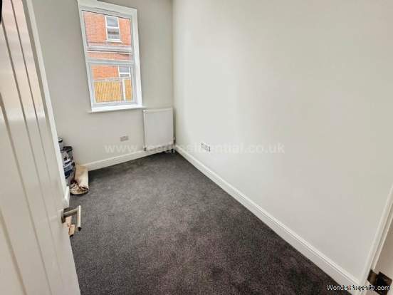 Additional Property Image 2 bedroom Apartment to rent in Westcliff On Sea 7