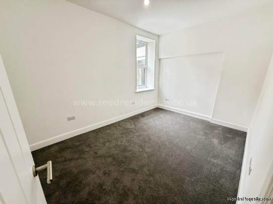 Additional Property Image 2 bedroom Apartment to rent in Westcliff On Sea 8