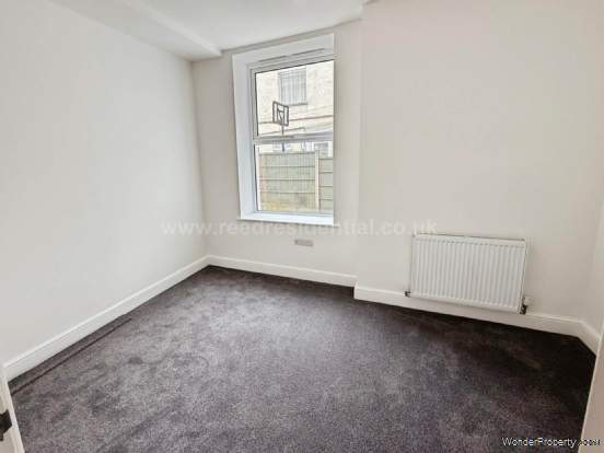 Additional Property Image 3 bedroom Apartment to rent in Westcliff On Sea 10