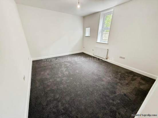 Additional Property Image 3 bedroom Apartment to rent in Westcliff On Sea 11