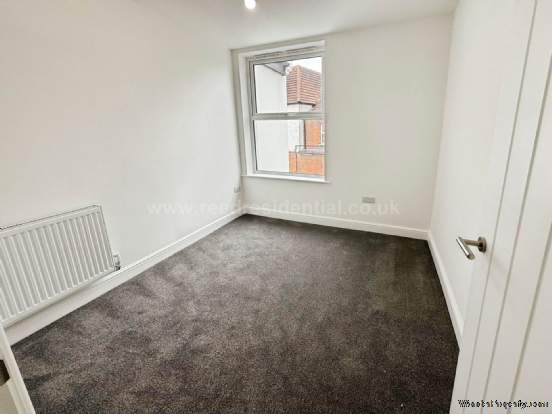 Additional Property Image 3 bedroom Apartment to rent in Westcliff On Sea 10