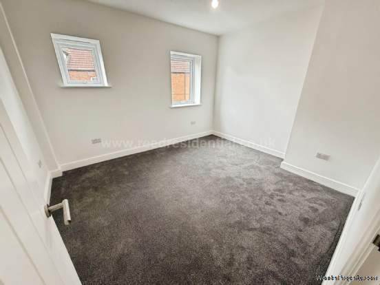 Additional Property Image 3 bedroom Apartment to rent in Westcliff On Sea 11
