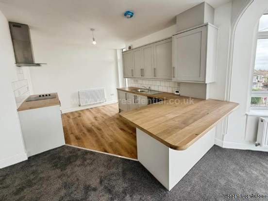 Additional Property Image 3 bedroom Apartment to rent in Westcliff On Sea 6
