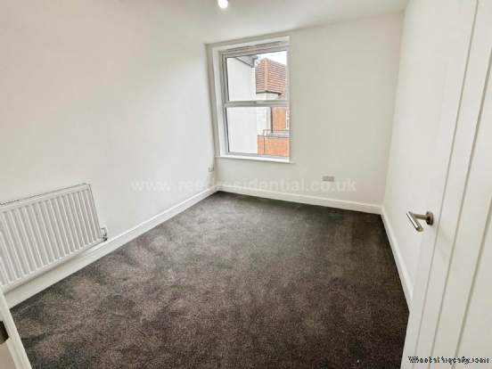 Additional Property Image 2 bedroom Apartment to rent in Westcliff On Sea 14