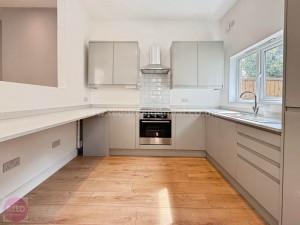 4 bedroom End of Terrace to rent in Westcliff On Sea