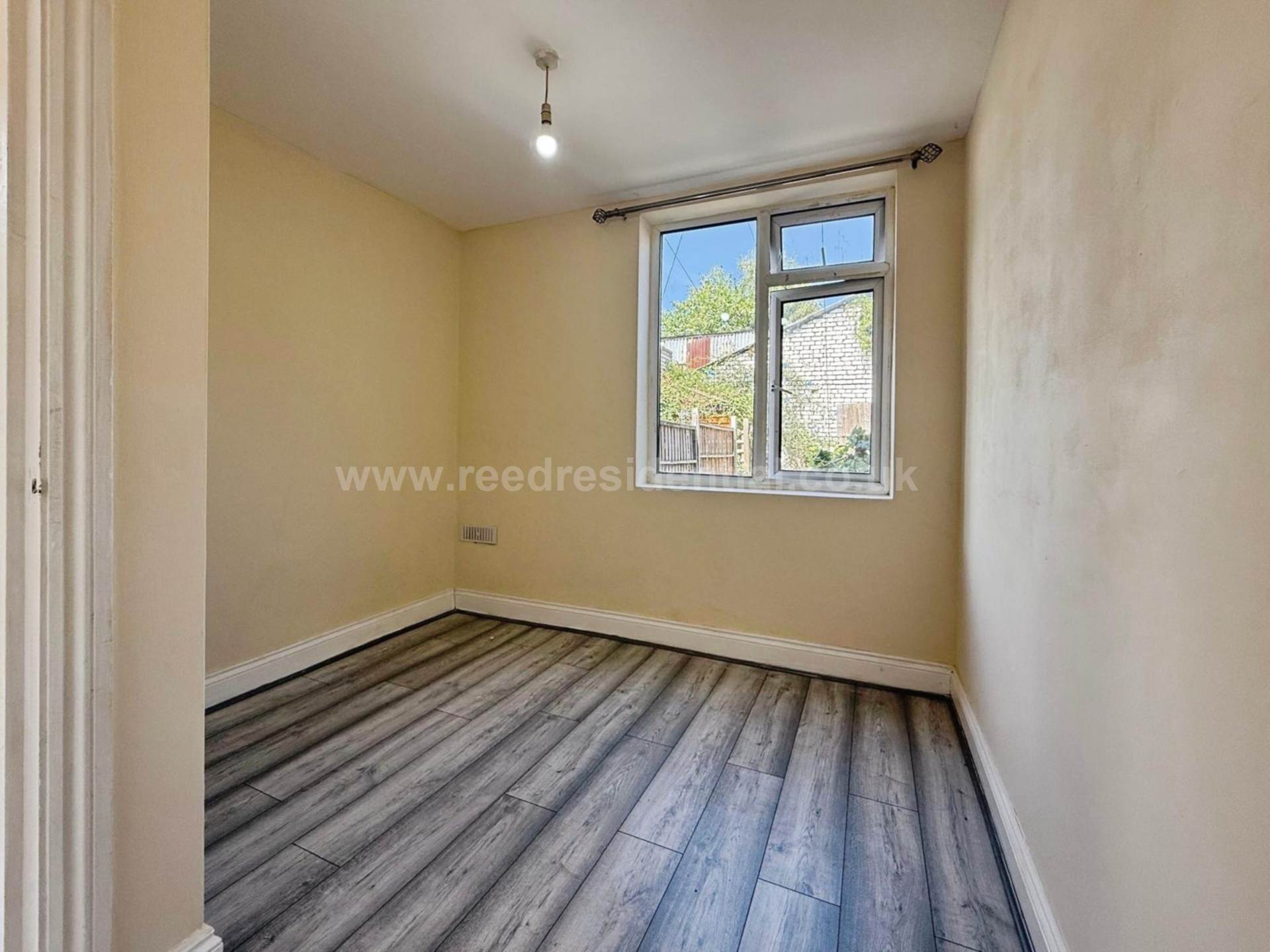 Additional Property Image 2 bedroom Flat to rent in Southend On Sea 2