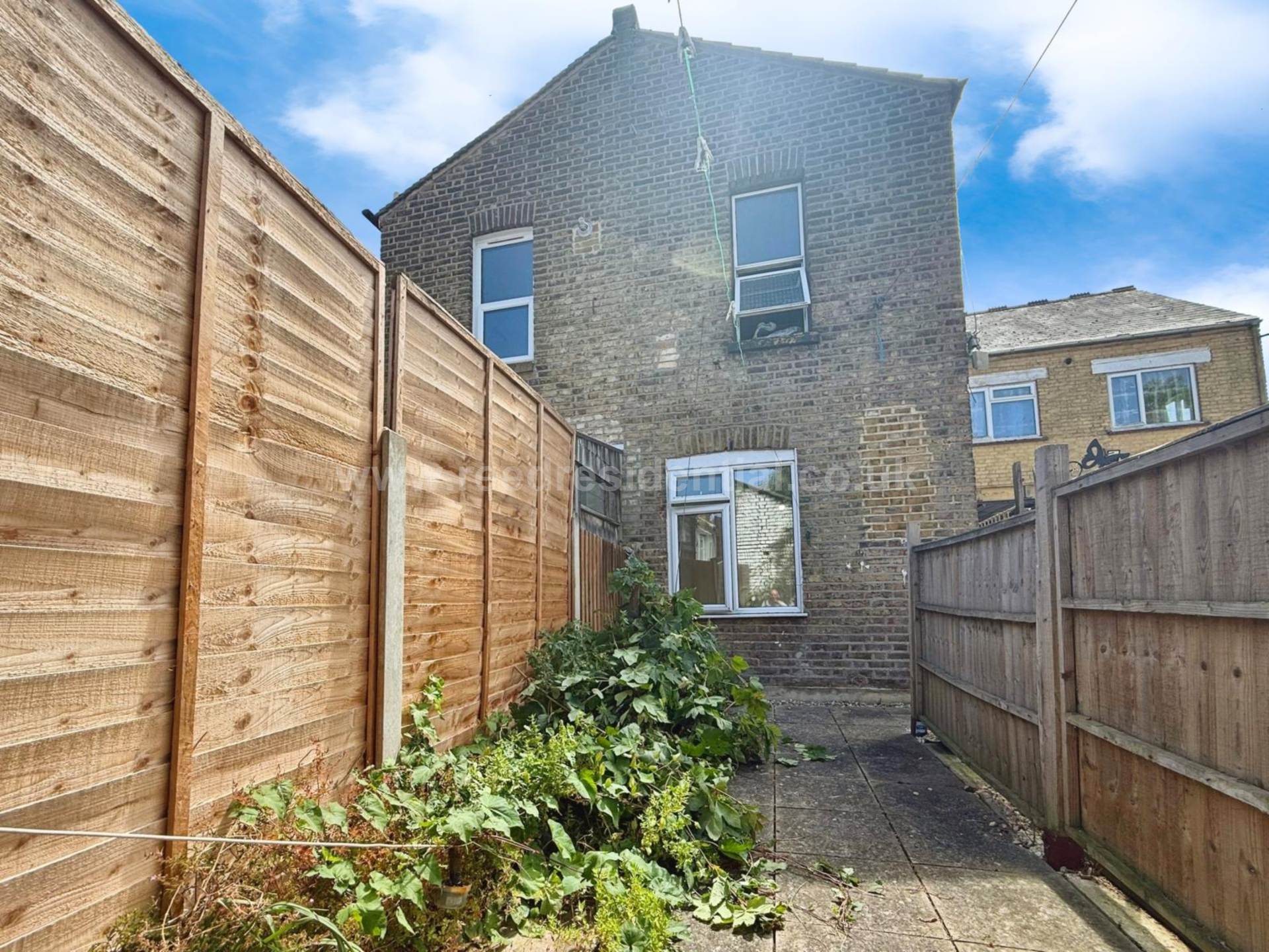 Additional Property Image 2 bedroom Flat to rent in Southend On Sea 3