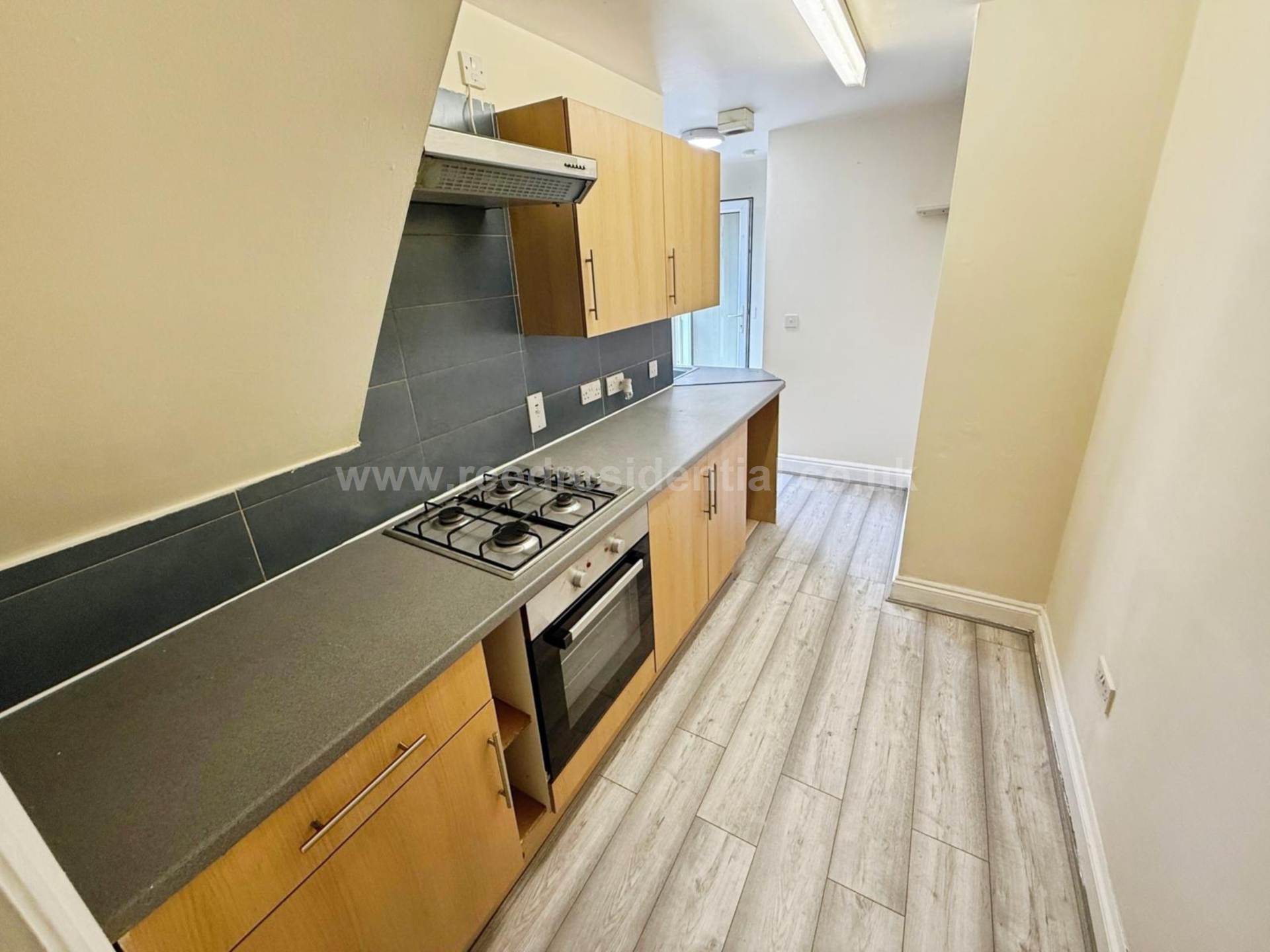 Additional Property Image 2 bedroom Flat to rent in Southend On Sea 4