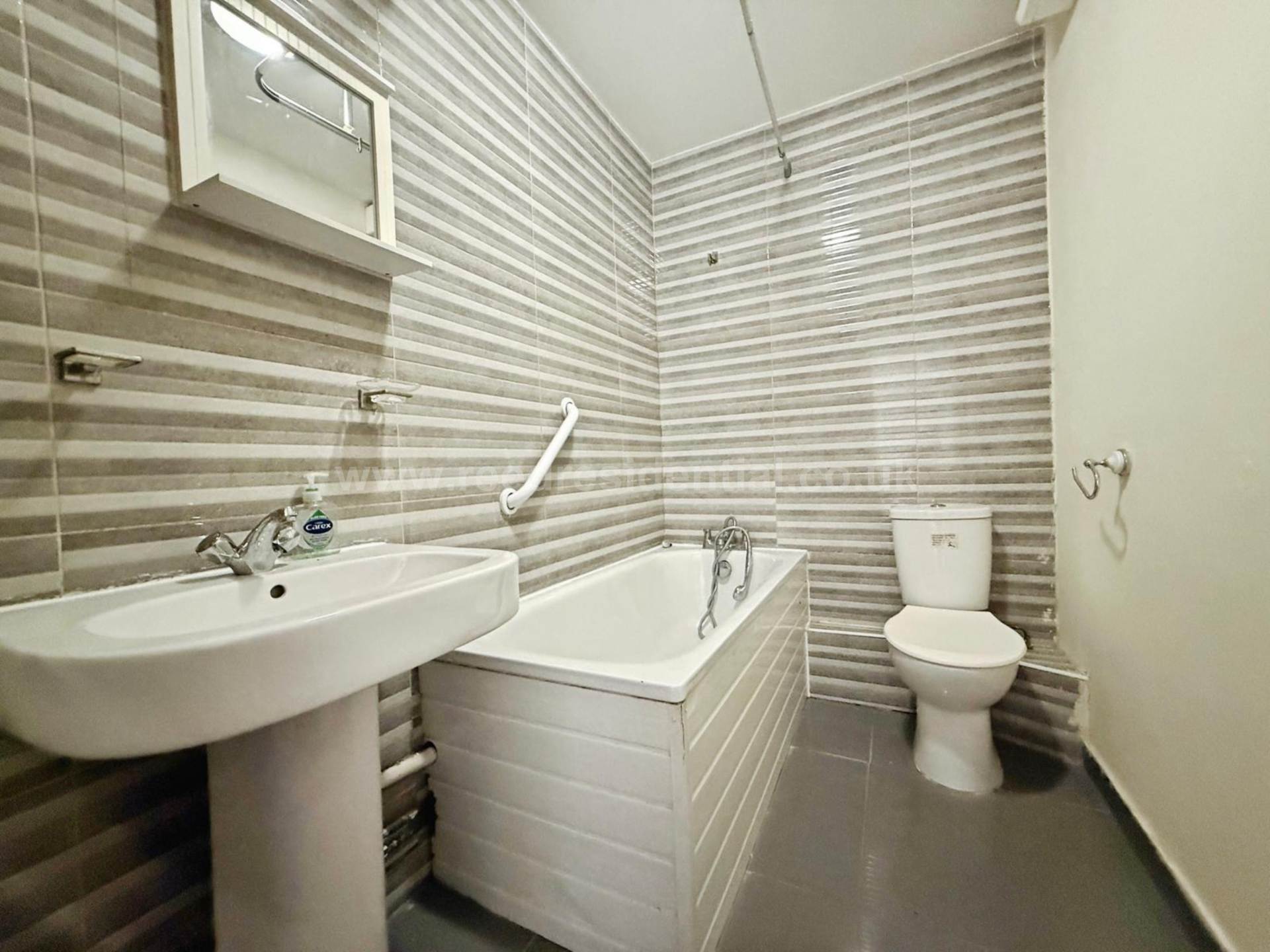 Additional Property Image 2 bedroom Flat to rent in Southend On Sea 5