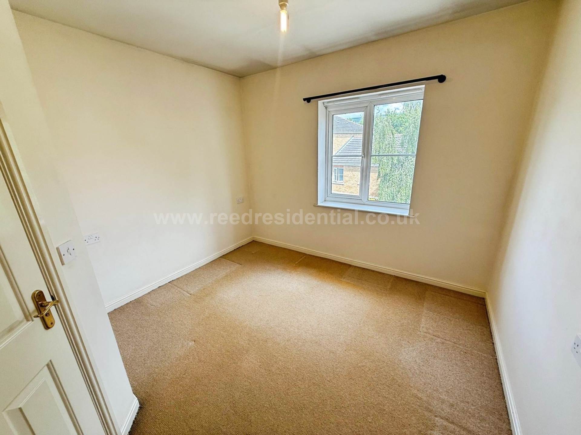 Additional Property Image 2 bedroom Apartment for sale in Purfleet On Thames 9