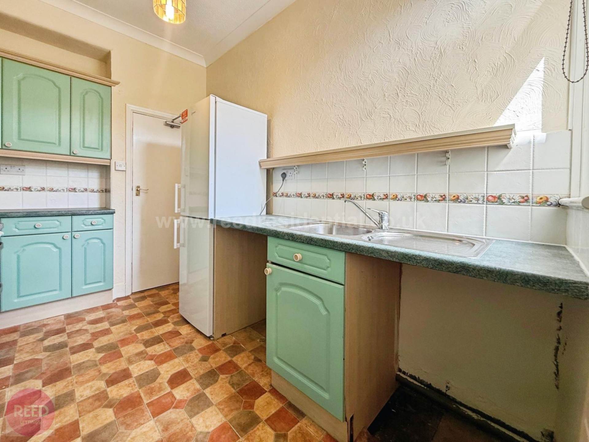 Additional Property Image 1 bedroom Flat to rent in Westcliff On Sea 8