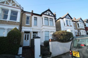 1 bedroom Flat for sale in Southend On Sea