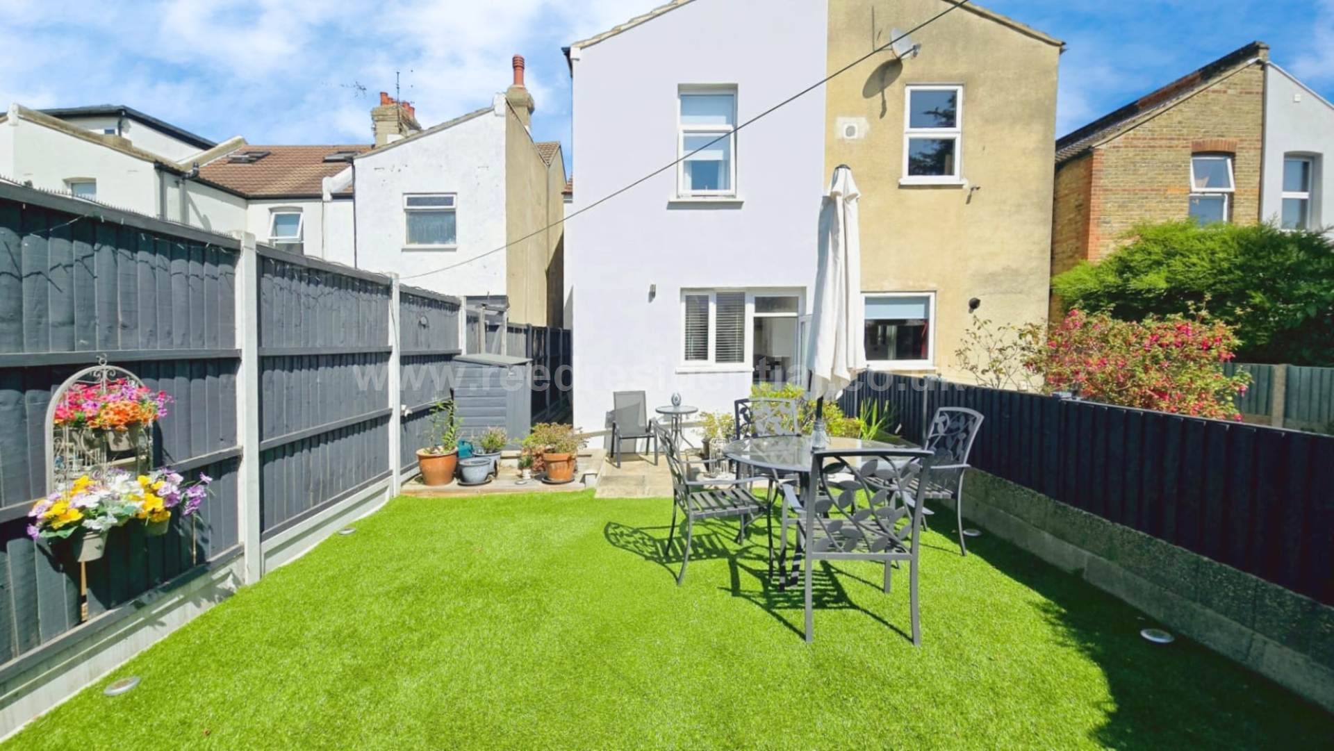 4 bedroom Semi Detached for sale in Westcliff On Sea