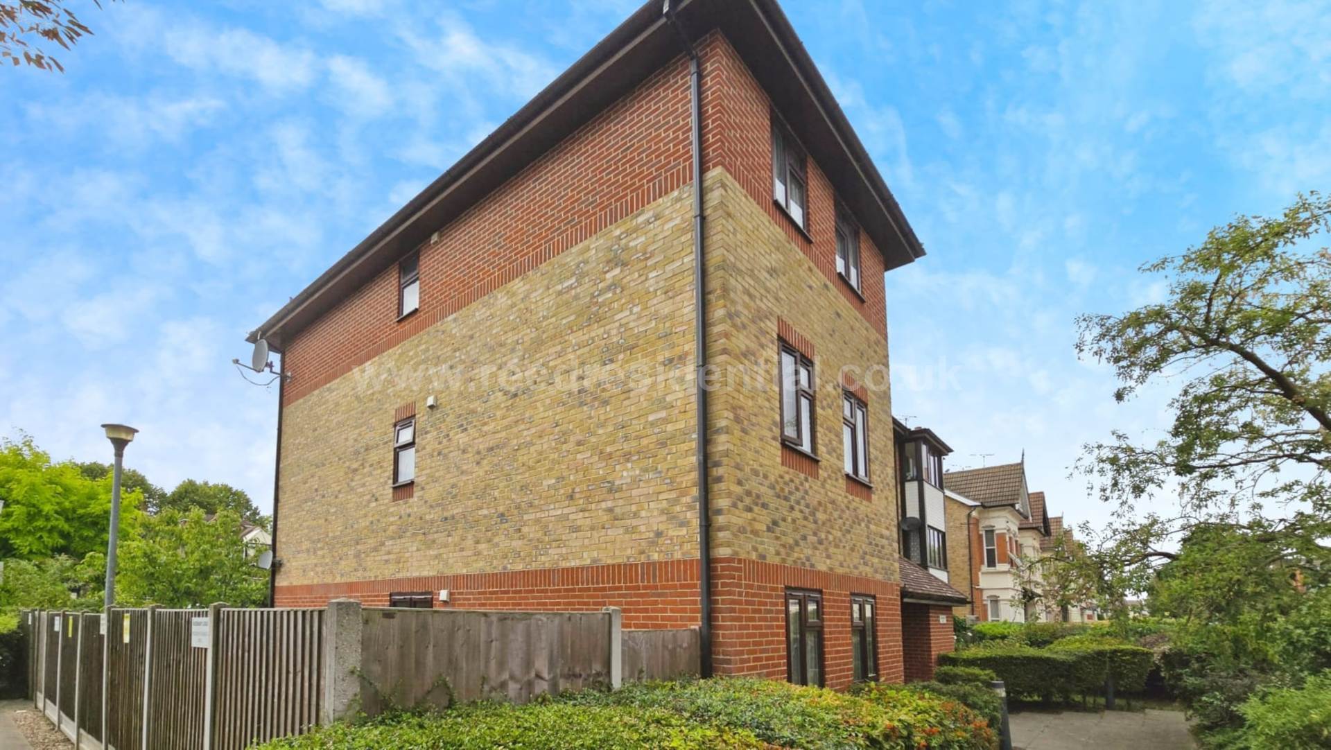 1 bedroom Flat for sale in Southend On Sea
