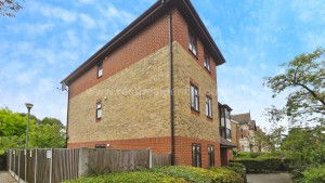 1 bedroom Flat for sale in Southend On Sea
