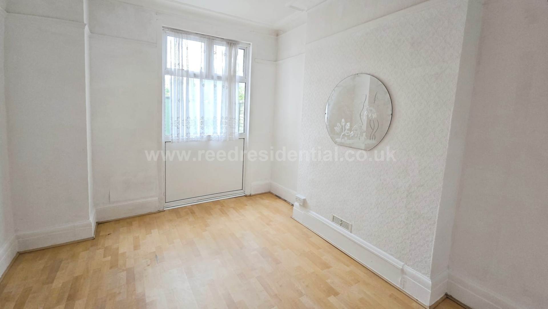 Additional Property Image 1 bedroom Flat for sale in Westcliff On Sea 6