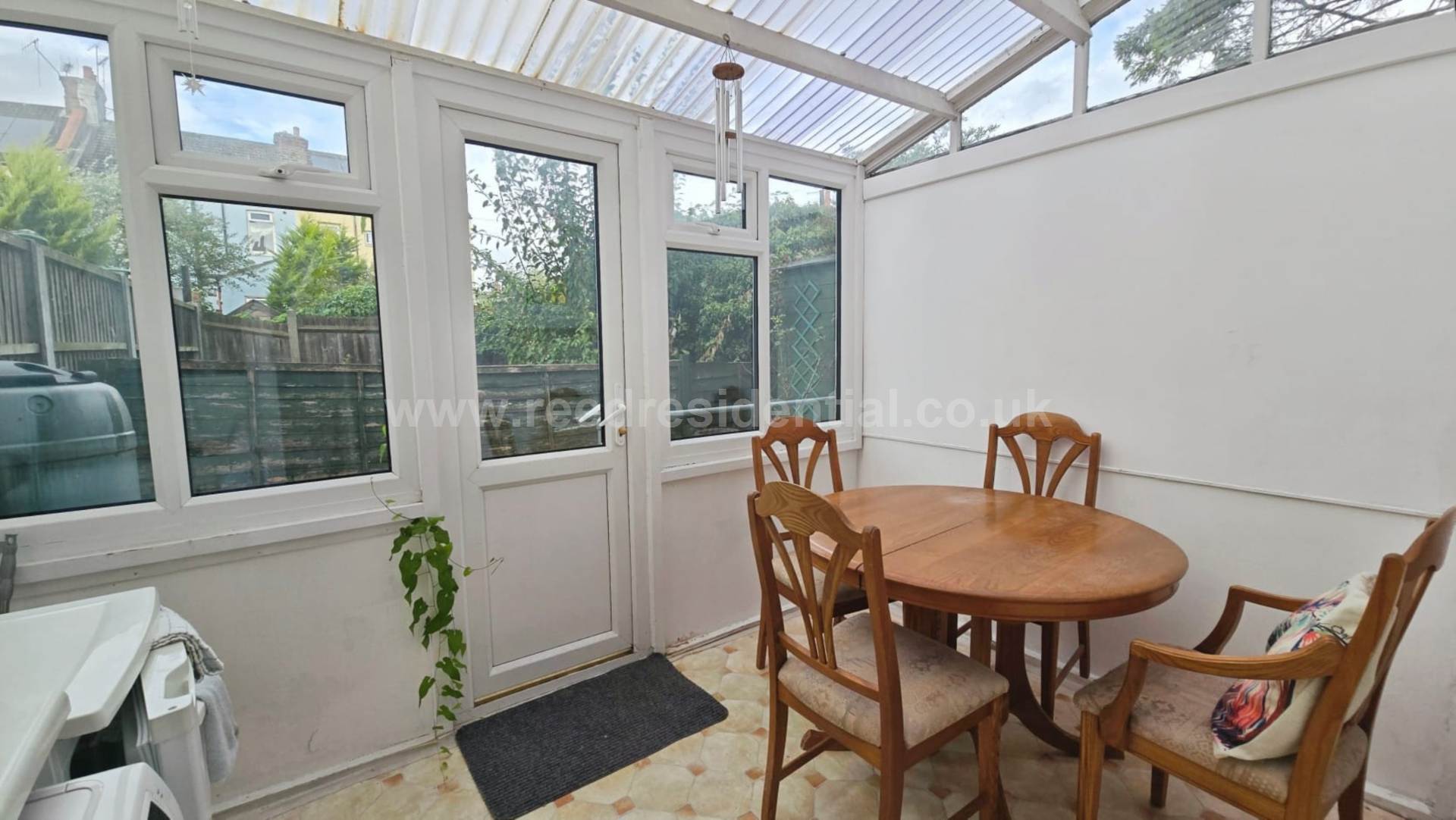 Additional Property Image 1 bedroom Flat for sale in Westcliff On Sea 8