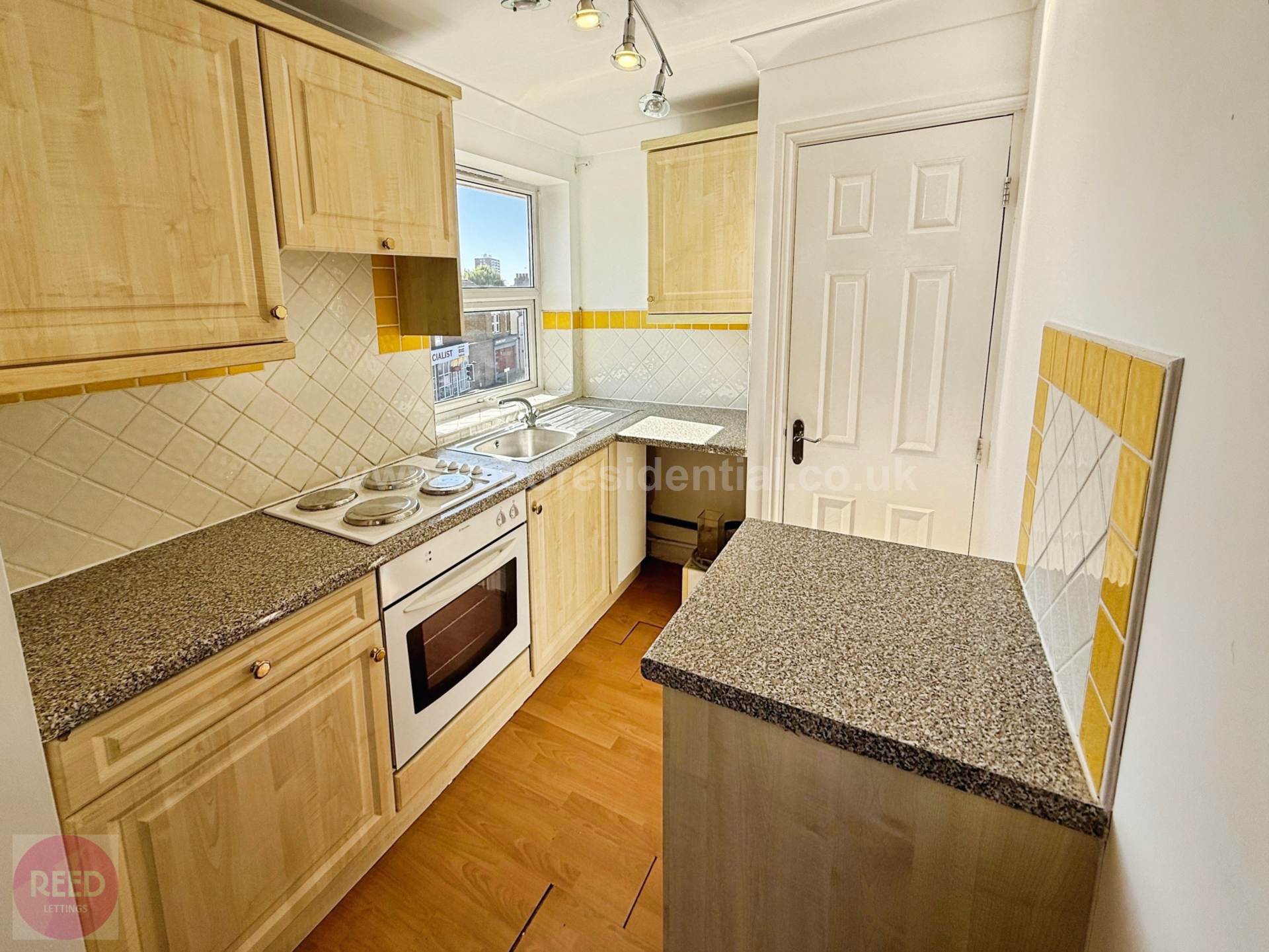 Additional Property Image 1 bedroom Flat to rent in Westcliff On Sea 3