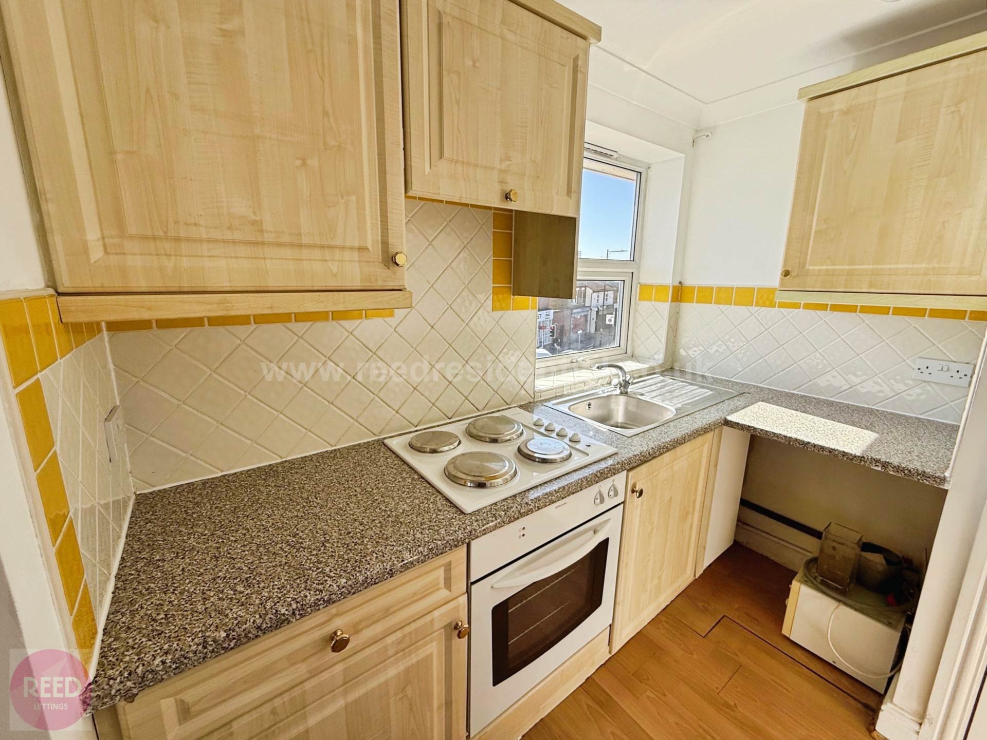 Additional Property Image 1 bedroom Flat to rent in Westcliff On Sea 5
