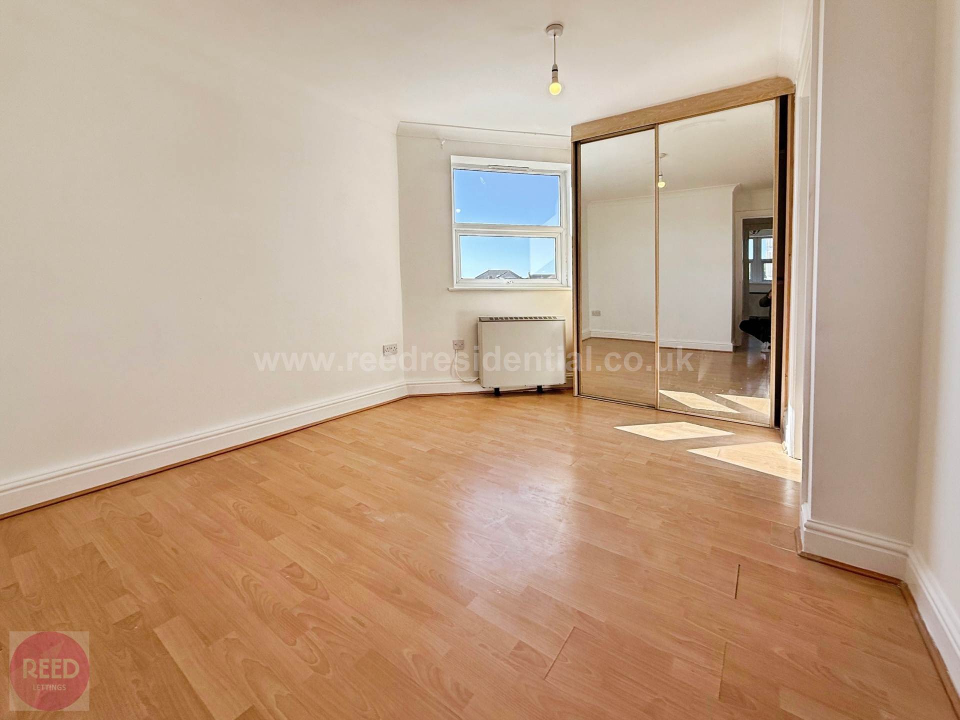 Additional Property Image 1 bedroom Flat to rent in Westcliff On Sea 6