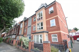 4 bedroom Apartment to rent in Nottingham
