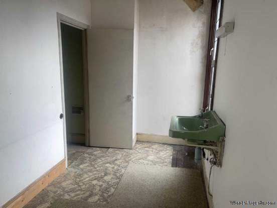 Additional Property Image 3 bedroom Flat for sale in London 16