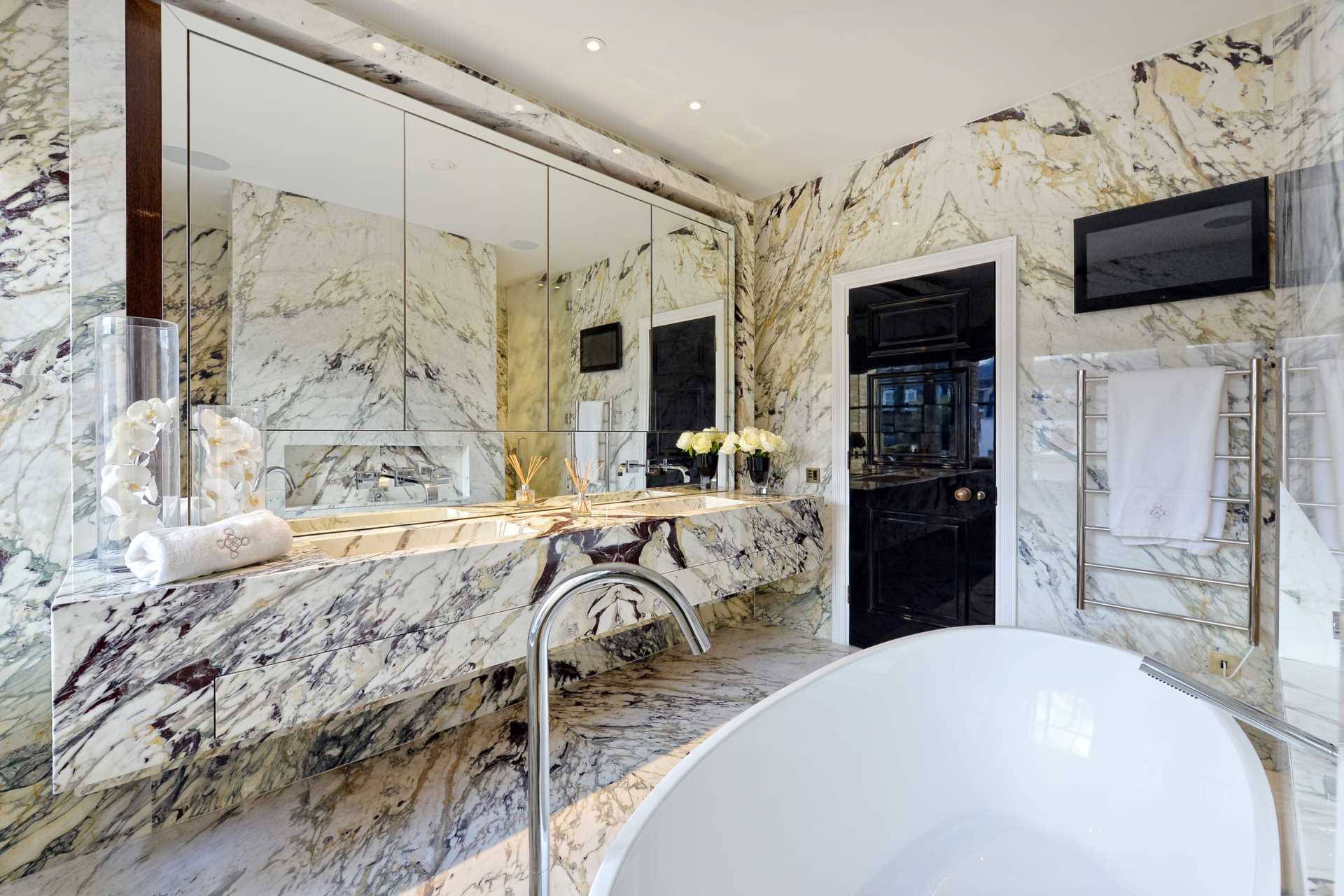 Additional Property Image 6 bedroom Town House to rent in London 8