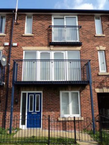 4 bedroom House to rent in Ashton Under Lyne