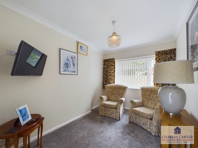 Additional Property Image 3 bedroom Detached Bungalow to rent in Tewkesbury 8