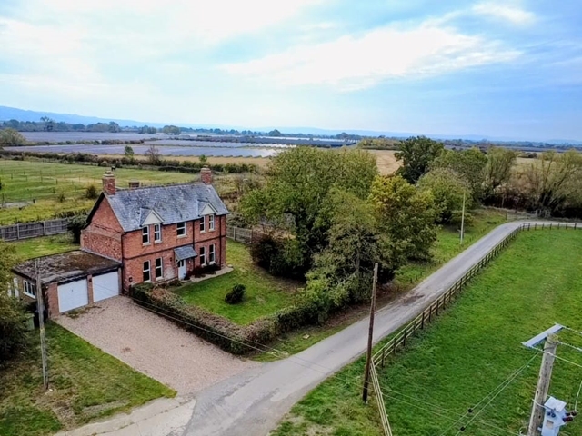 Additional Property Image 4 bedroom Cottage to rent in Tewkesbury 3