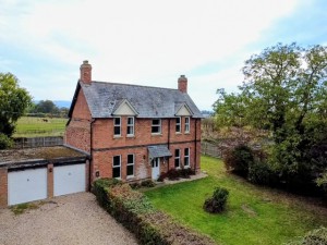 4 bedroom Cottage to rent in Tewkesbury