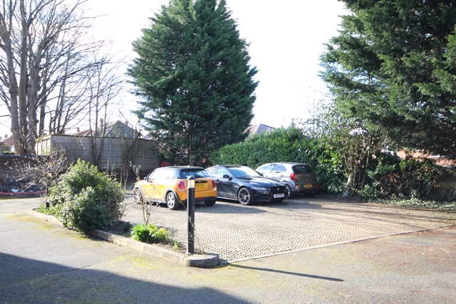 Additional Property Image 2 bedroom Flat to rent in Worcester 7