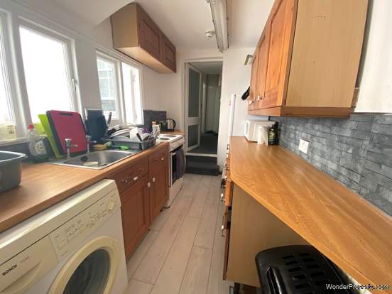 Additional Property Image 1 bedroom Ground Flat for sale in Brighton 5