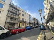 1 bedroom Ground Flat for sale in Brighton