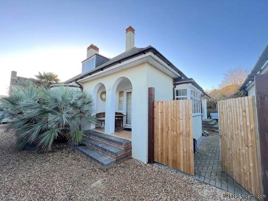 2 bedroom Apartment to rent in Hayling Island