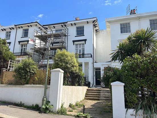 3 bedroom Apartment for sale in Brighton