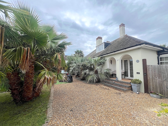 Additional Property Image 5 bedroom Detached for sale in Hayling Island 2