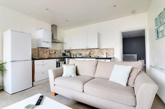Additional Property Image 5 bedroom Detached for sale in Hayling Island 7