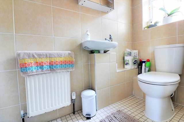 Additional Property Image 5 bedroom Detached for sale in Hayling Island 10