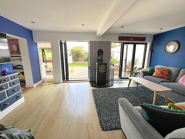 Additional Property Image 5 bedroom Detached for sale in Hayling Island 3