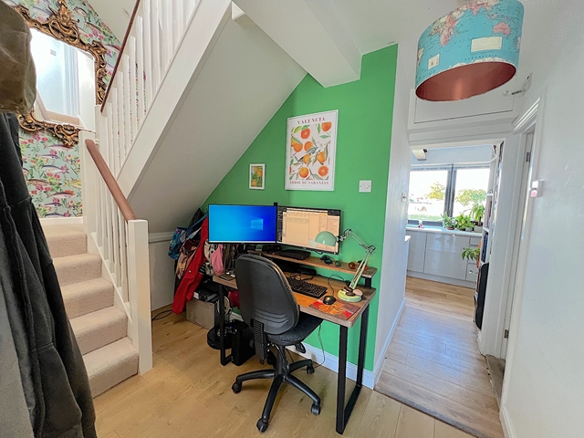 Additional Property Image 5 bedroom Detached for sale in Hayling Island 7