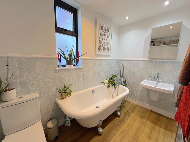 Additional Property Image 5 bedroom Detached for sale in Hayling Island 11