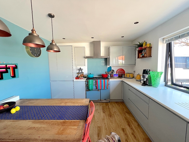 Additional Property Image 5 bedroom Detached for sale in Hayling Island 13