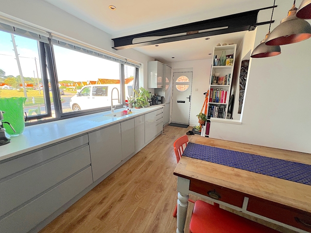 Additional Property Image 5 bedroom Detached for sale in Hayling Island 15